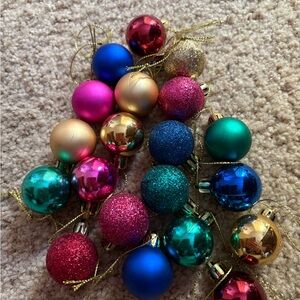 20 mini ornaments